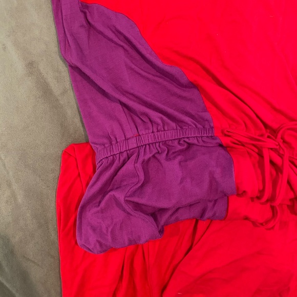 Red and purple soft short sleeved dress - Picture 4 of 6